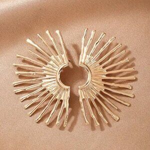 NWOT Aria Gold Sunrise Earrings